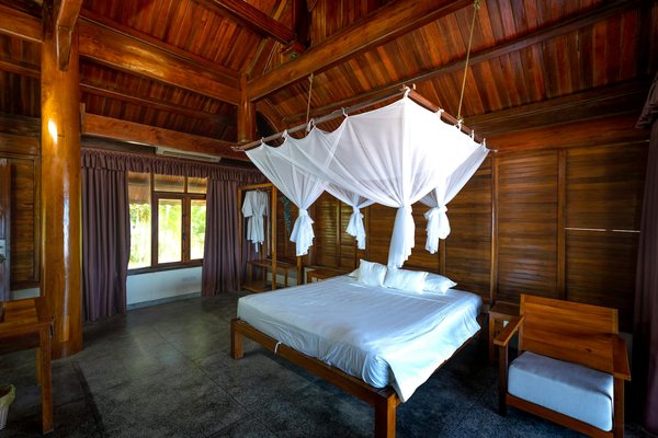 Comment découvrir les traditions artisanales du tissage en Guinée?