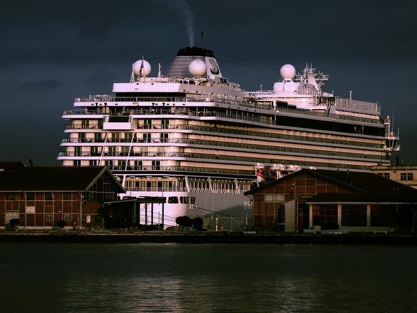 Quels sont les meilleurs itinéraires pour une balade à vélo le long du canal du Midi en France?